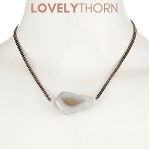 HEATHER KAHN // ltd ed agate flower necklace silver chain